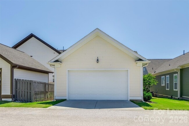 Building Photo - 795 Digby Rd