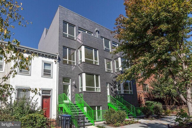 Primary Photo - 1232 10th St NW