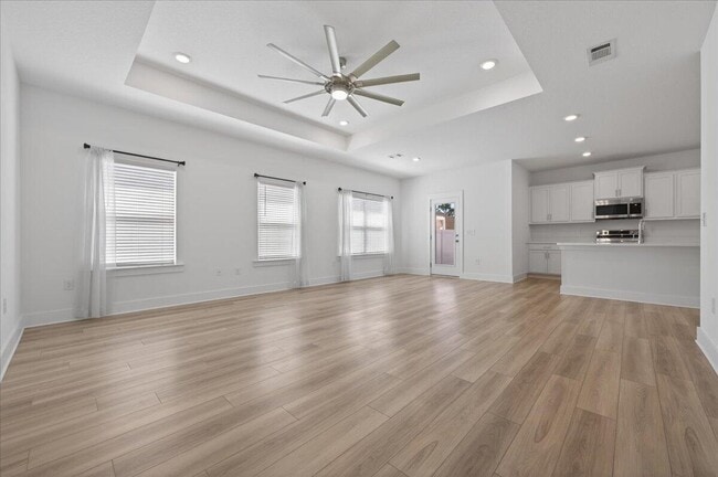 Building Photo - 210 Lyla Ln