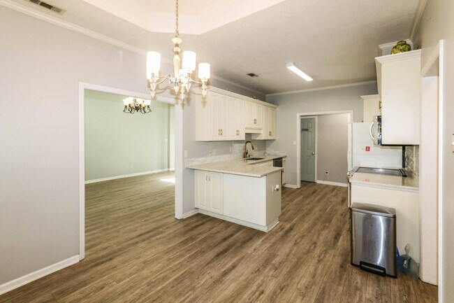 Building Photo - 5803 Carriage Hills Dr