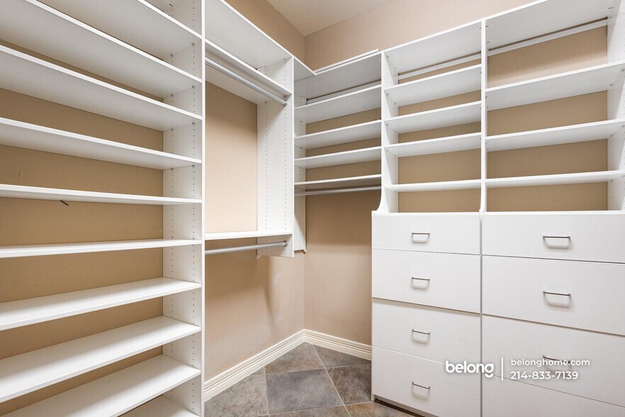 Building Photo - 3610 Gillespie St