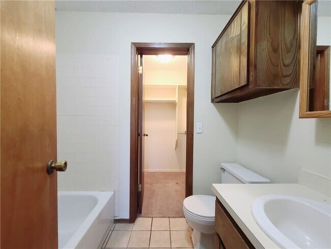 Building Photo - 235 Barrett Pl