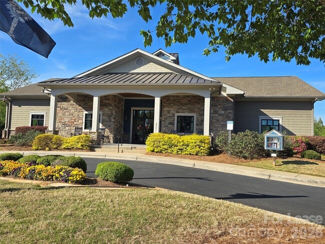 Building Photo - 5021 Kinross Ln