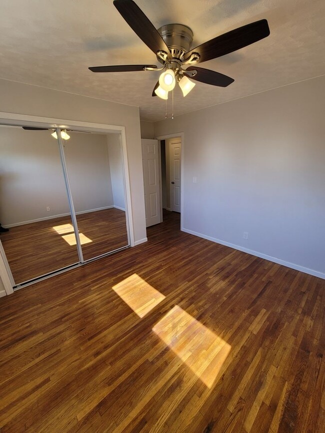 Building Photo - 505 7th Ave