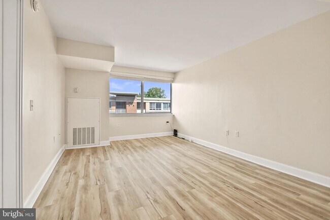 Building Photo - 800 4th St SW