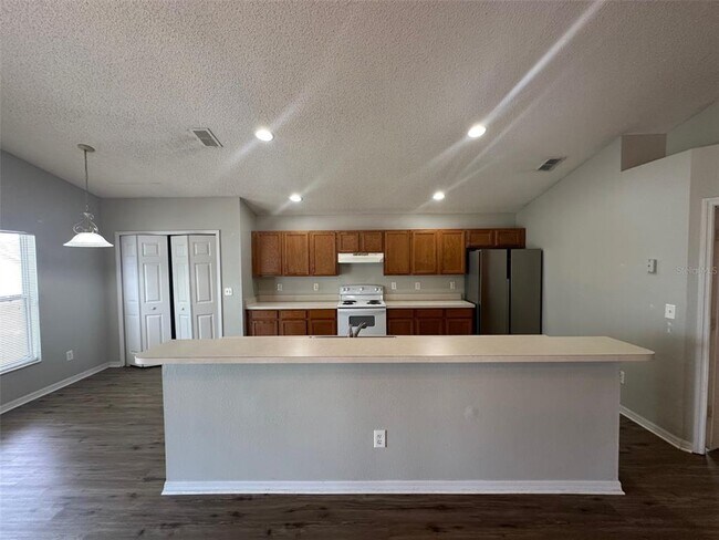 Building Photo - 1001 Lake Charles Dr