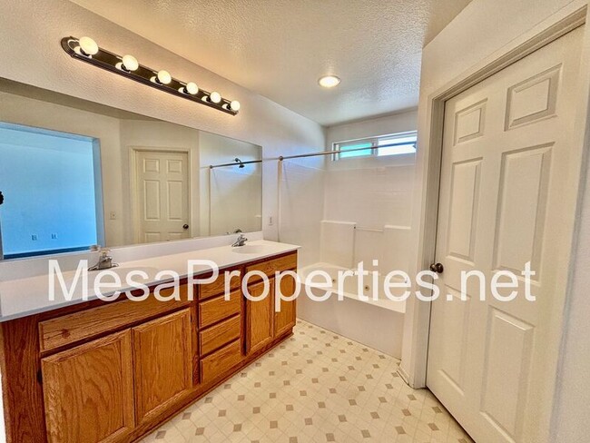 Building Photo - 13784 Brynwood St