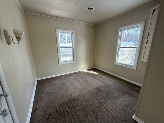 Building Photo - *1328 Goodyear Blvd Akron Oh 44305 MFH2 .T2