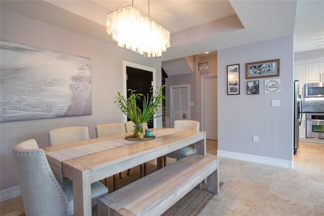 Building Photo - 1650 Galiano St