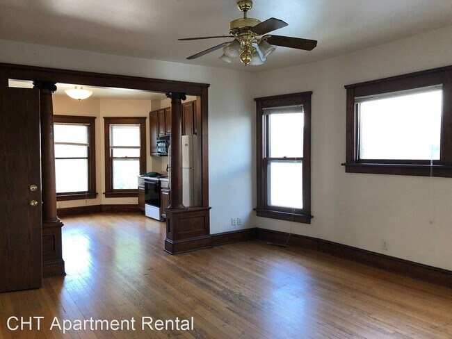 Building Photo - 4 br, 1 bath Apartment - 639 E. Johnson St.