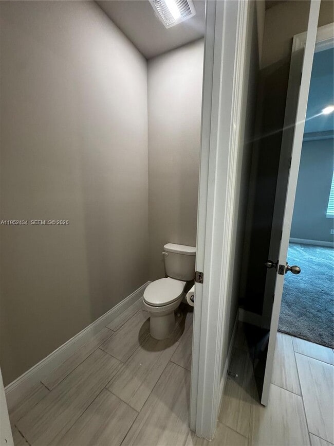 Building Photo - 6712 Cloverdale Ave