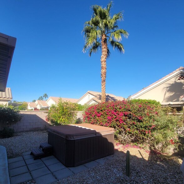 Building Photo - 78702 Platinum Dr