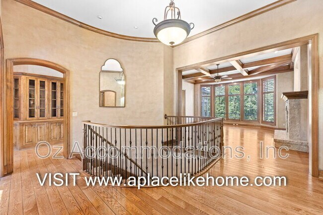 Building Photo - 16690 Country Club Dr