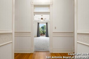 Building Photo - 142 W San Antonio St