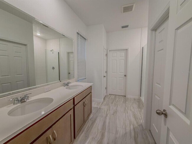 Building Photo - 438 Marion Lp