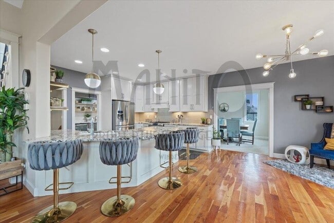 Building Photo - Spacious Trickle Creek Home