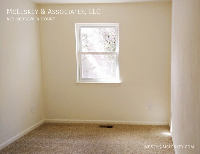 Building Photo - Washington Square Townhouses