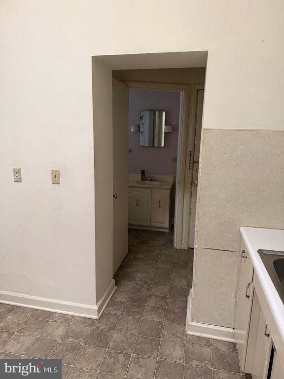 Building Photo - 232 W Main St