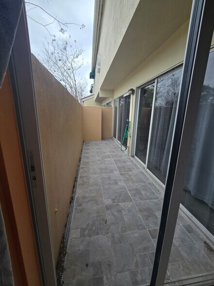 Building Photo - 824 Padua Ln