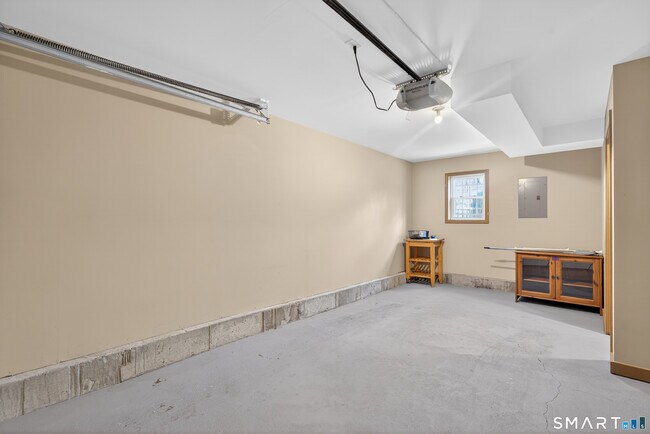 Building Photo - 85 Bishop St