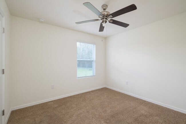 Building Photo - Spacious 5BR House in Gainesville