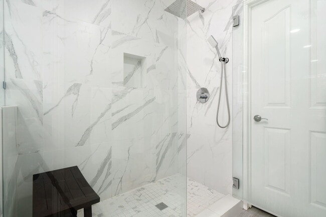 Building Photo - 76941 Coventry Cir