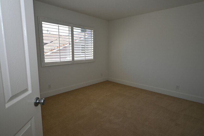 Building Photo - Immaculate 2 story 3 bedroom 2.5 bath house in Laguna Niguel