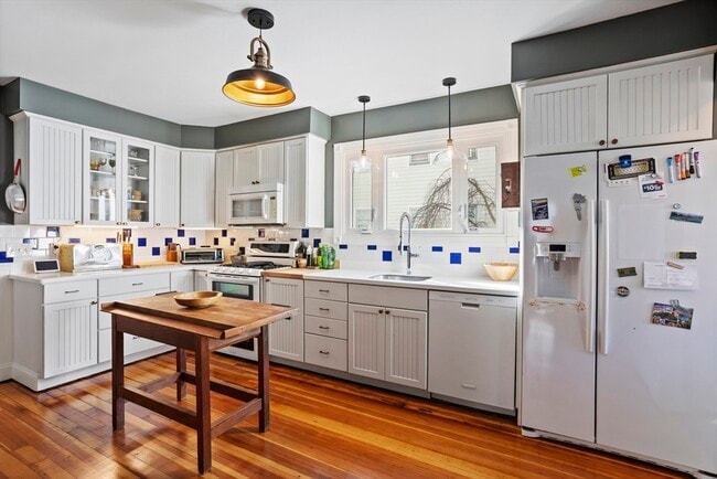 Building Photo - 36 Windsor St