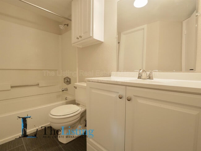 Building Photo - 637 Buoy Ln