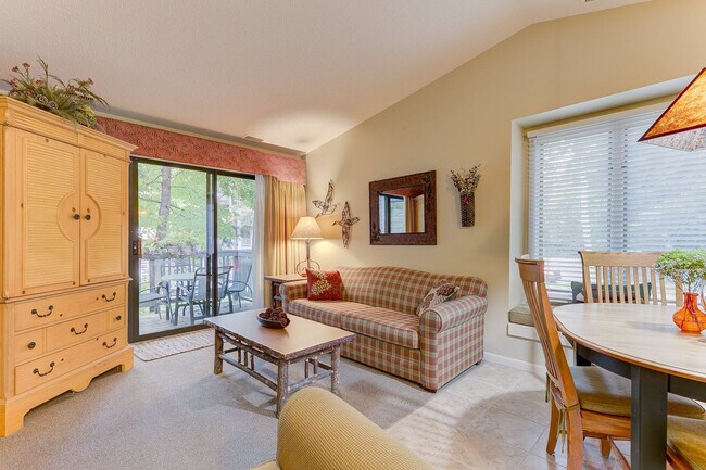 Building Photo - 5705 Creeks Crossing N