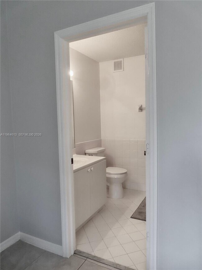 Building Photo - 3398 NE 9th Dr