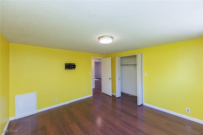 Building Photo - 25111 S Woodland Rd