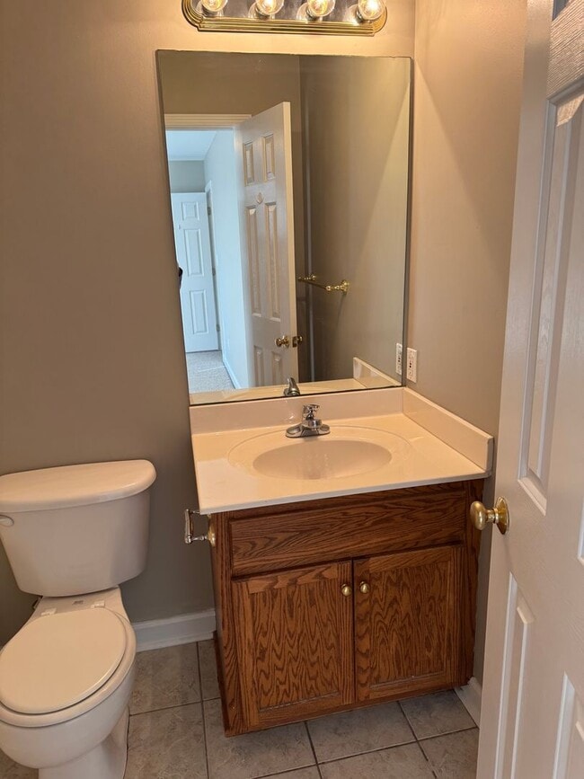 Building Photo - Hollar Duplex Conover