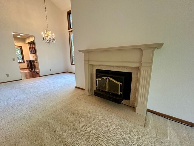 Building Photo - Spacious 2 Bedroom Condo Unit in North Sea...