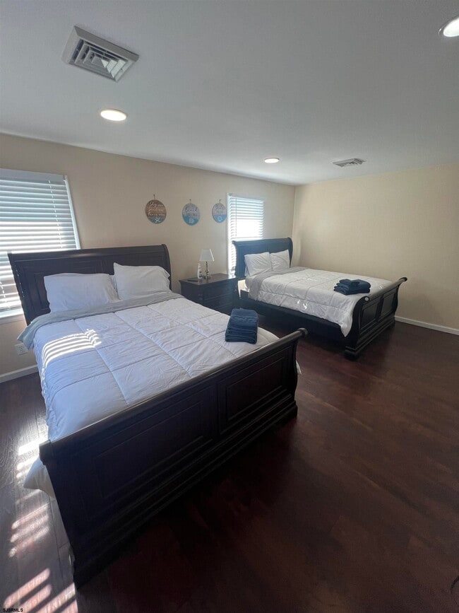 Building Photo - 239 N Derby Ave