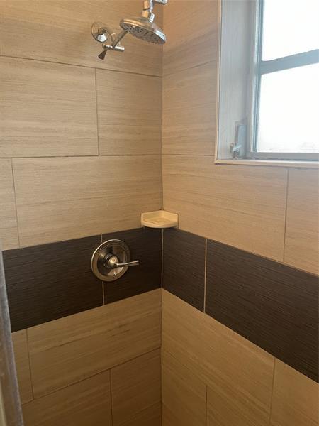 Building Photo - 5507 SW 24th Ave