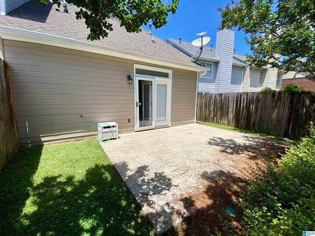 Building Photo - 2032 Stone Brook Dr