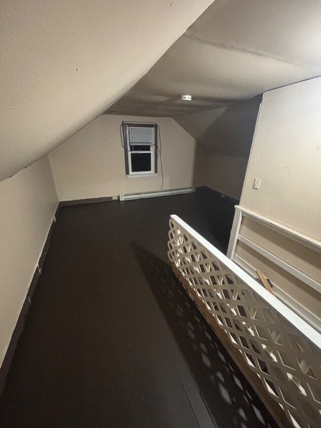 Building Photo - 342 E Broadway