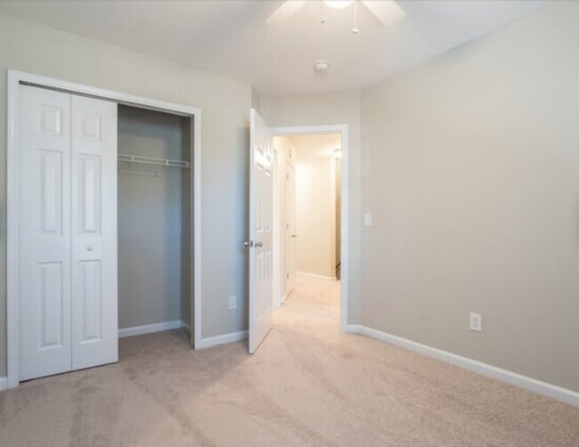 Building Photo - 511 Elm Ave