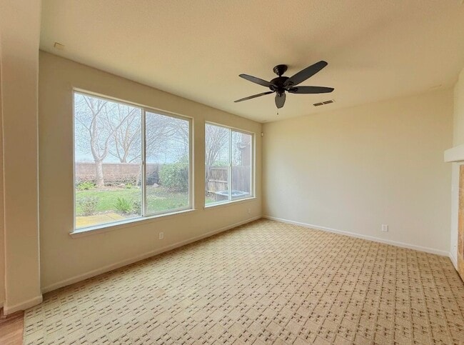 Building Photo - 4290 Lasalle Dr