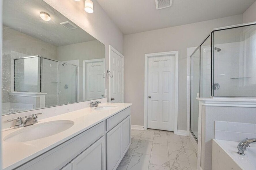 Building Photo - 104 Sea Glass Cv