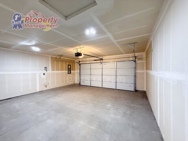 Building Photo - 11398 W Belgrave St