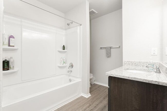 Building Photo - 5510 Daniel Wy