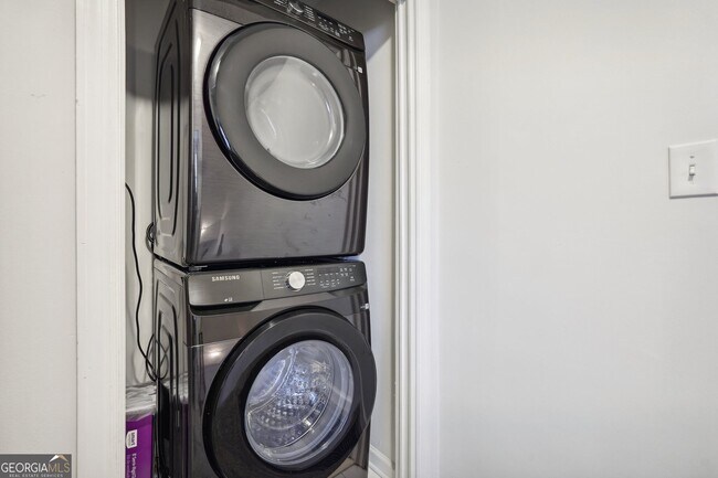 Building Photo - 15 Villa Ct SE
