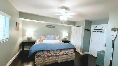 Building Photo - 353 S US Hwy 1