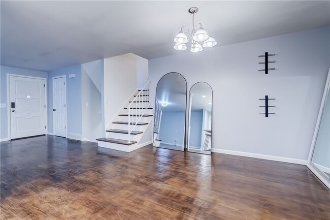 Building Photo - 232 Meadowbriar Rd