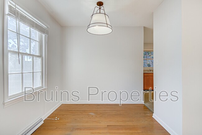 Building Photo - 805 Trenton St