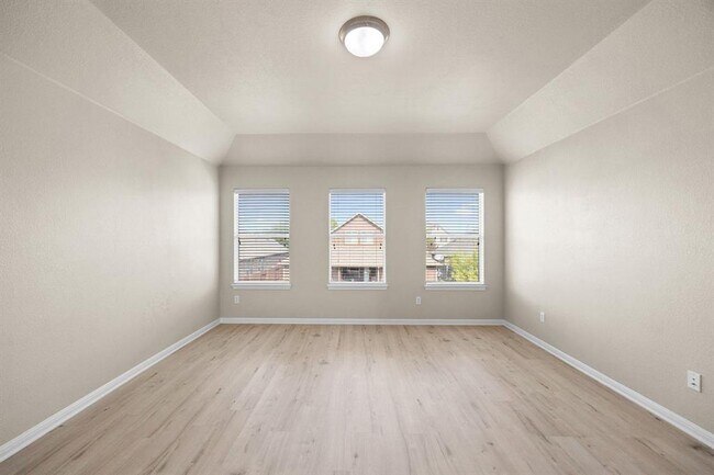 Building Photo - 13713 Glen Mark Dr