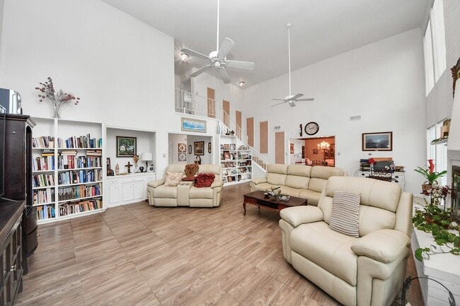 Building Photo - 17 Winged Foot Dr