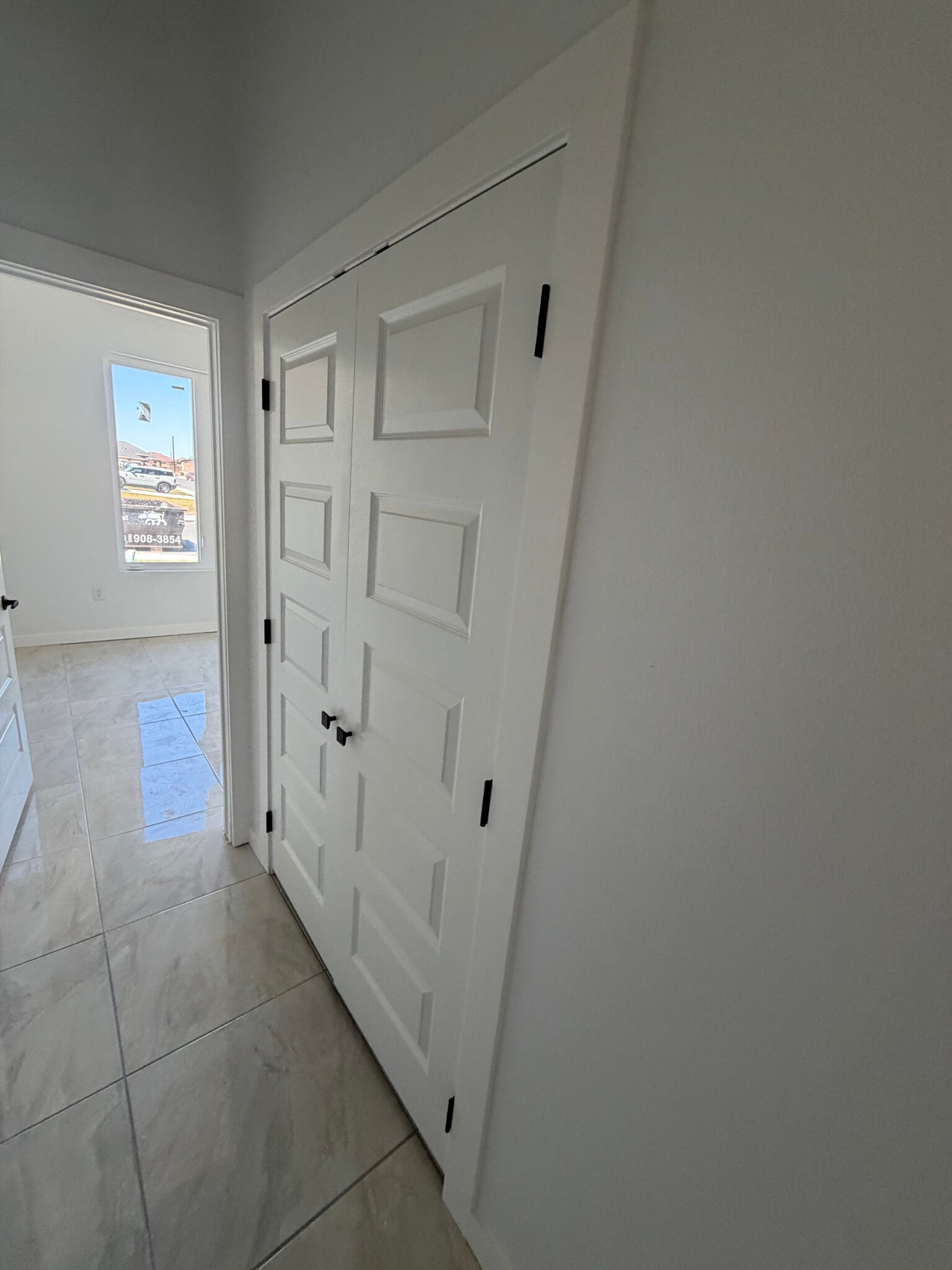 Building Photo - 4410 Escondido Ln S